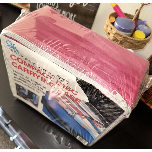Vintage 80s Softie Brand Nylon Compact Disc Pink 32ct Carrying Case NOS Prop - Picture 2 of 6